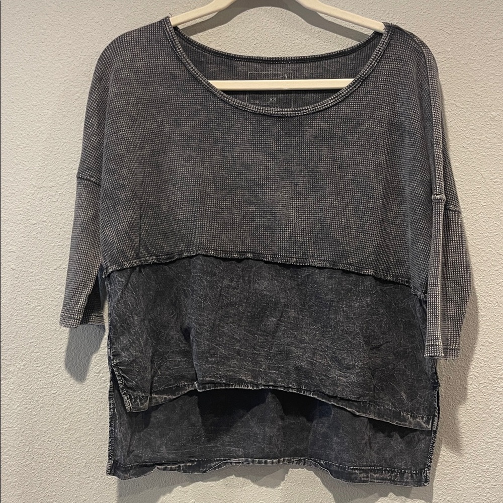Free People oversize high low top, Size XS